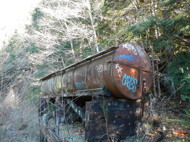 22991214349_acae846e84_z