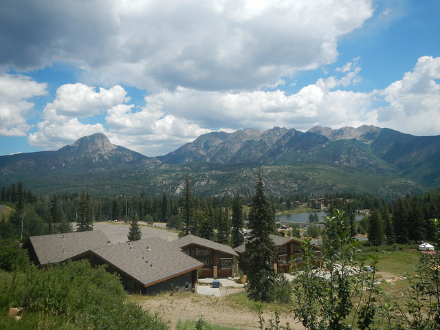 28563815104_3babe75ca4_z