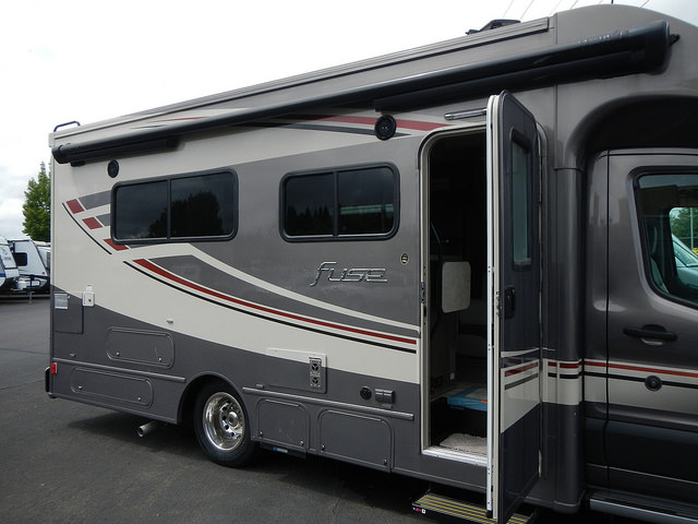 36551043475_0b6243487b_z