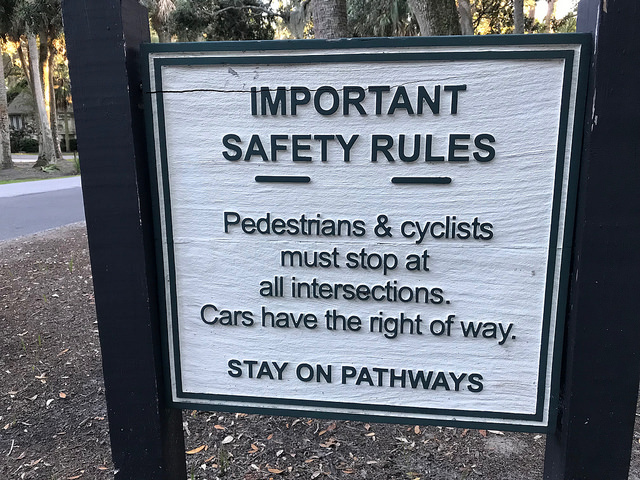 24085670318_5643124d89_z